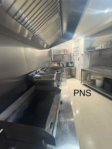 Remise à neuf et dégraissage complet d'une cuisine professionnelle à Paris, Paris, Prudence Nettoyage Services