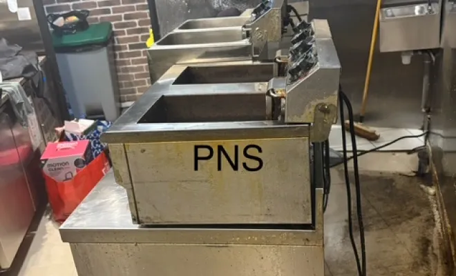 Remise à neuf et dégraissage complet d'une cuisine professionnelle à Paris, Paris, Prudence Nettoyage Services