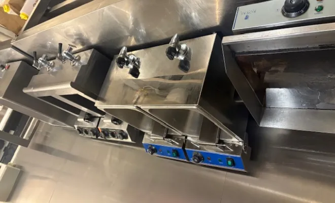 Remise à neuf et dégraissage complet d'une cuisine professionnelle à Paris, Paris, Prudence Nettoyage Services